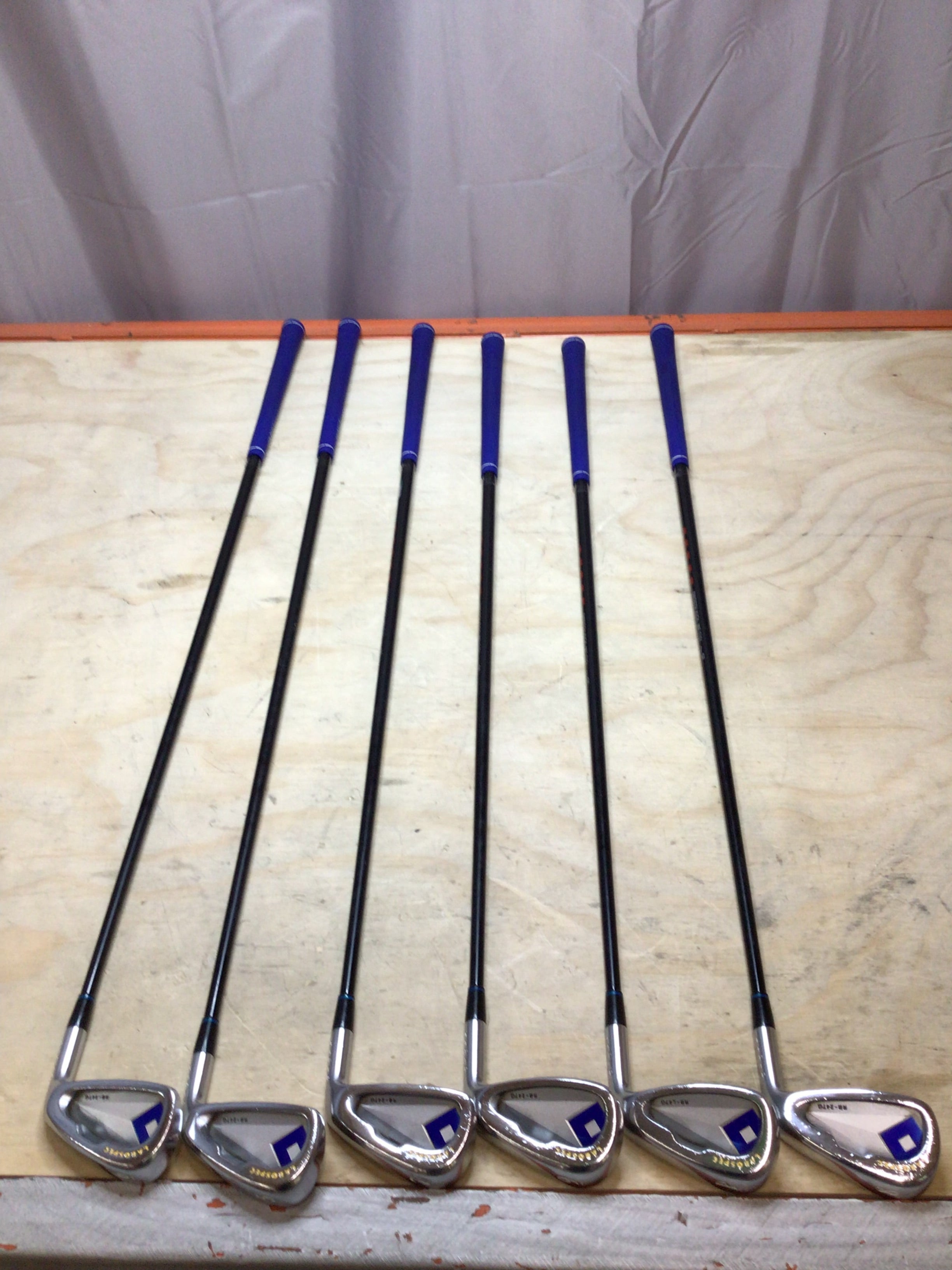 ONOFF LABOSPEC RB-247G RIGHT HANDED 6-PC IRON SET #5-9,P, SR FLEX SHAFTS, COVERS (8145282564334)